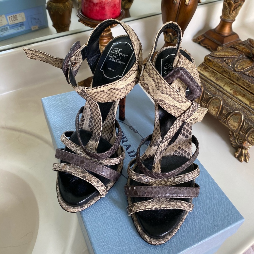 🇺🇸🇺🇸Roger Vivier sandals!